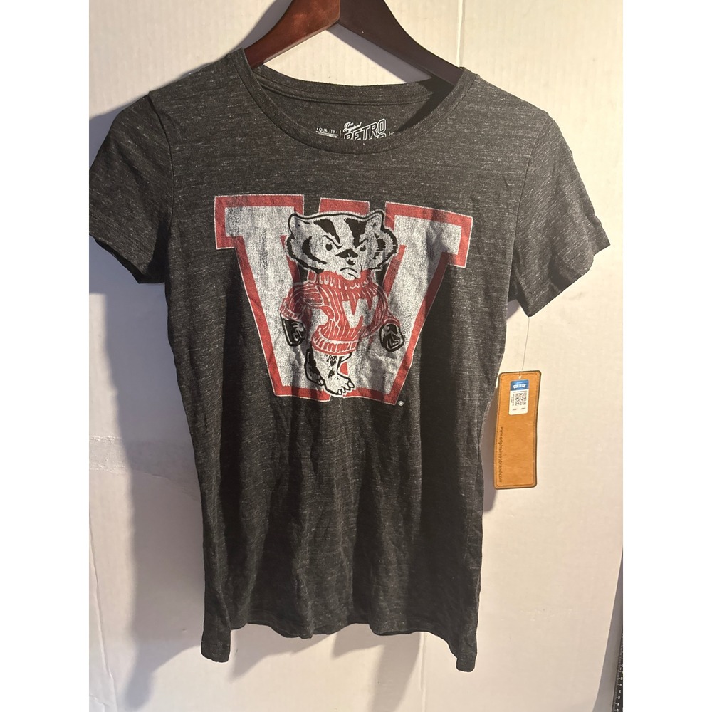 Original Retro Brand Wisconsin Badgers T-Shirt Charcoal Grey Bucky Badger Small